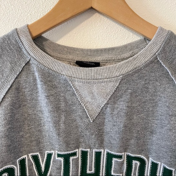 Slytherin Universal Studio Gray Crewneck Pullover Sweatshirt Spellout-Small - Picture 4 of 8